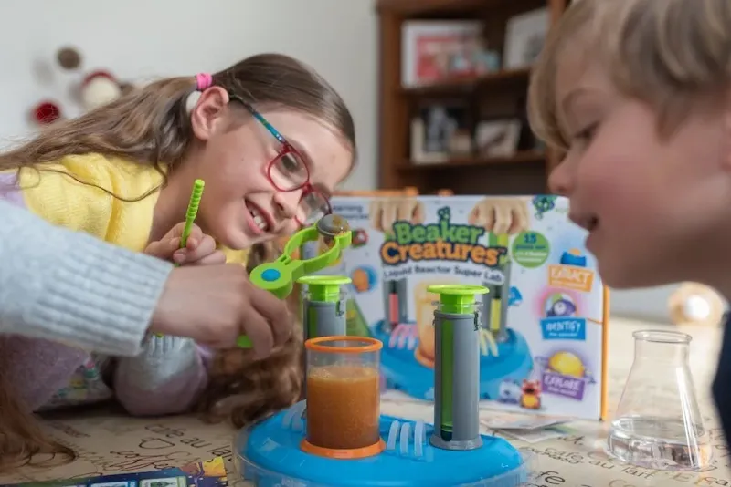 STEM、STEAM是甚麼？ 5款最推薦給3-8歲小孩的STEM玩具-科學篇 【2025年版】