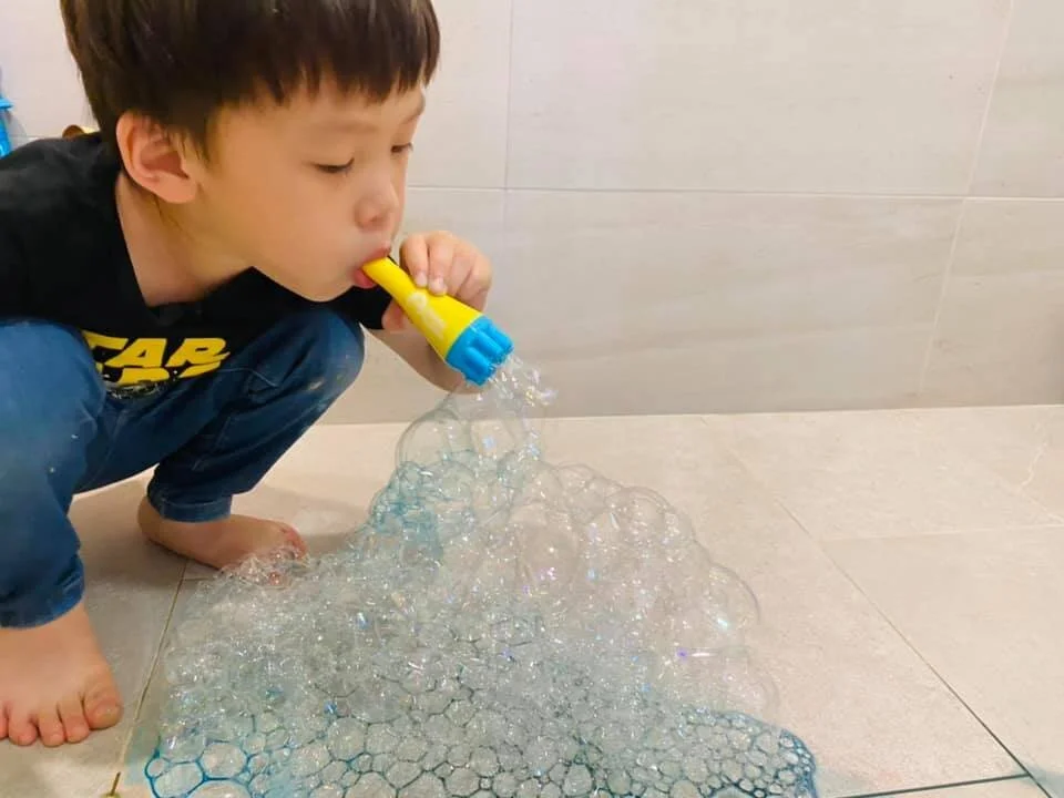 不破泡泡水怎麼做 ? 魚寶魚媽教你實際做一次不破泡泡水 !