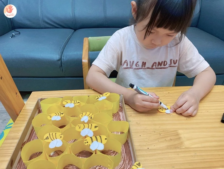 蜜蜂主題感官遊戲！跟著抓媽一起手作蜂窩、採蜂蜜、當養蜂人