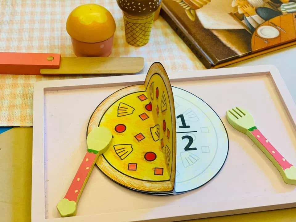 切Pizza、學分數！跟著Fairykids一起練習分享的概念！（免費教具下載）