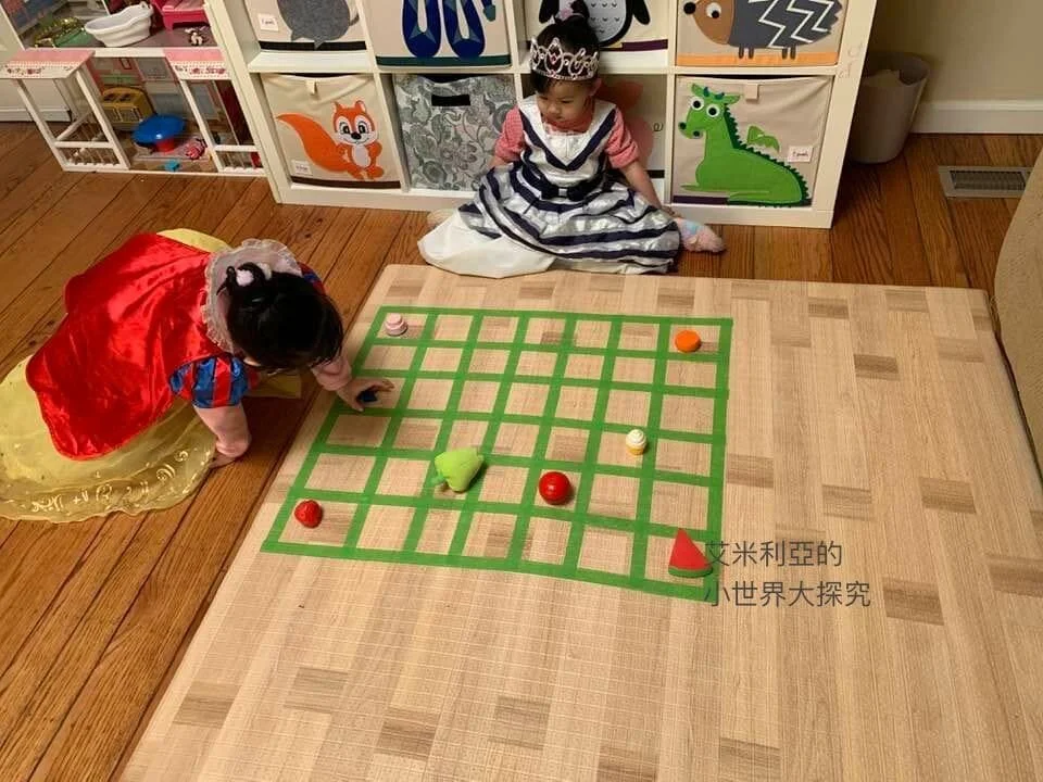 toybrains.com_hilittleworld_diylogicgames08_01.jpg