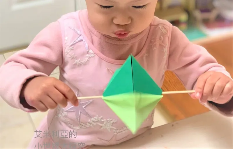 用摺紙做粽子玩具！艾米莉亞帶你做會旋轉的粽子、過端午