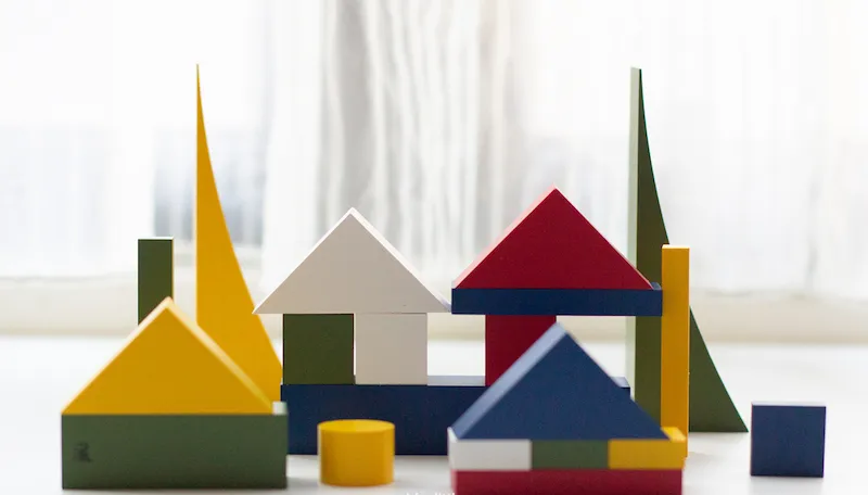 玩積木可以懂設計！Kids+Icon帶你用復刻版naef Bauhaus、走進包浩斯的世界