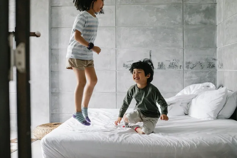 孩子活動量怎樣才夠？ 5 個利用成長型積木訓練幼兒肢體協調的方法