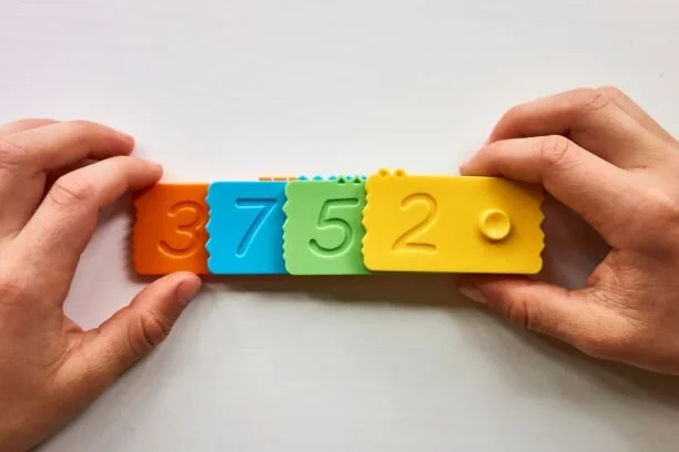 【開箱】原來學數學也可以這麼好玩 ? 丹麥Newmero數學積木教具讓孩子無痛進入數學的美麗世界!