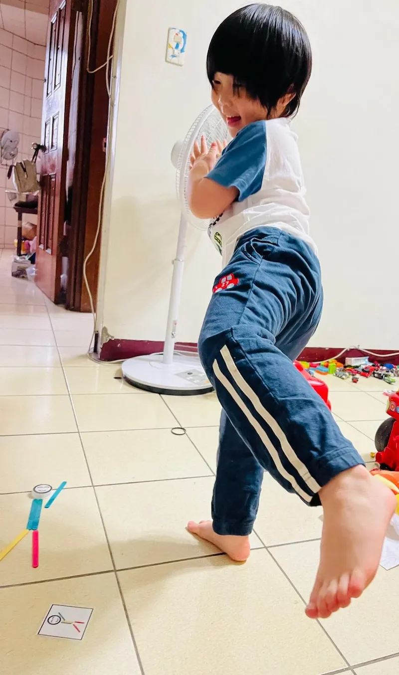 幼兒園的身體探索遊戲!跟著Nyle一起做小人偶、玩體操