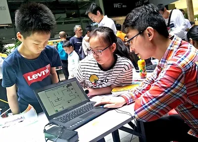 年僅 9歲的工程師 ? 小孩開直播教小孩網路學程式 !
