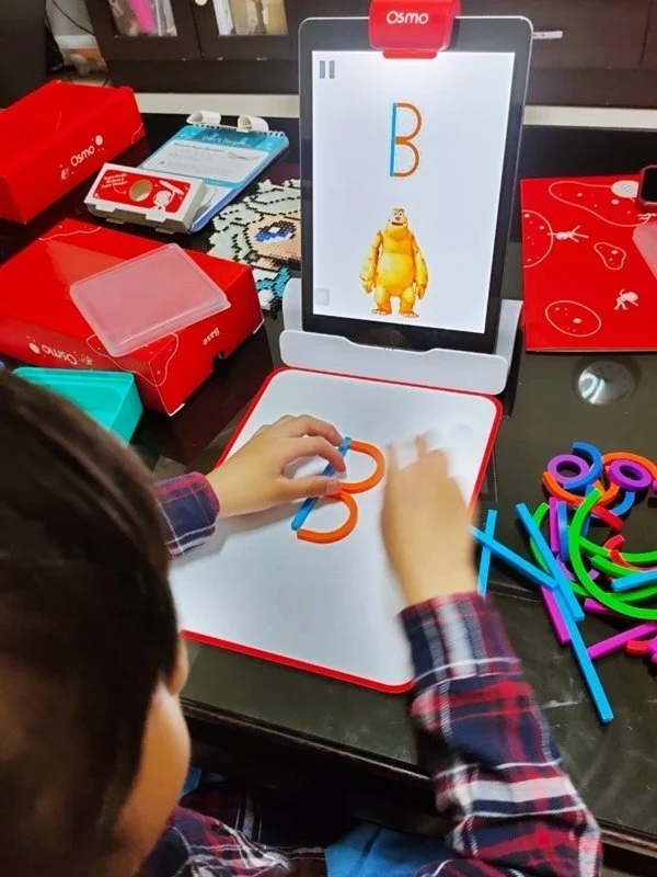 【開箱】3歲就可以開始玩的OSMO Little Genius Kit小天才學習組