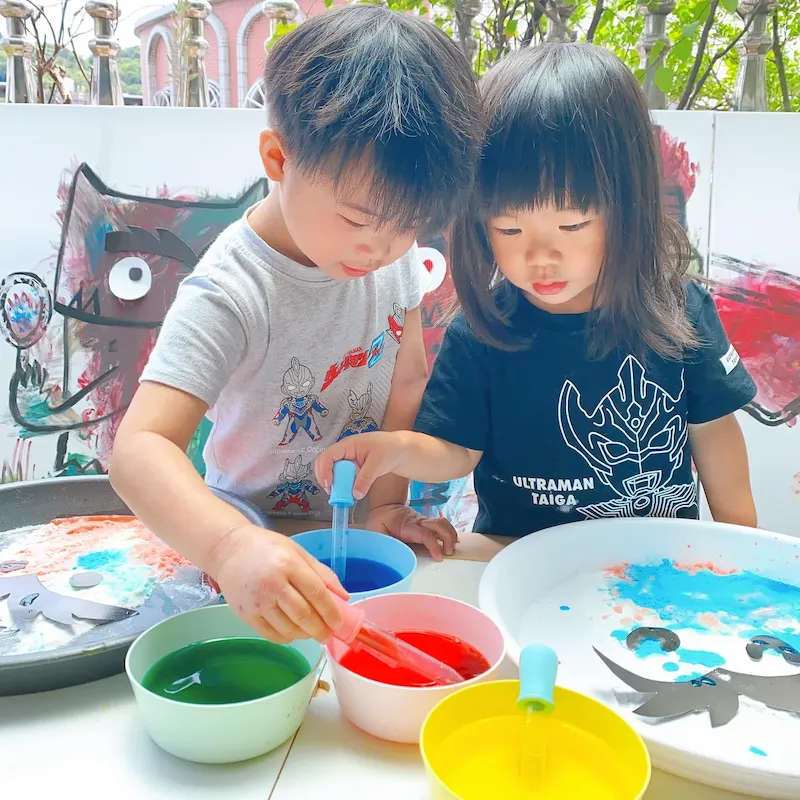 顏色妖怪出現啦！小蘇打粉感官盆遊戲