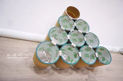 【DIY】聖誕節沒處去？井兒教你在家裡玩金勾杯洞洞丟丟樂！