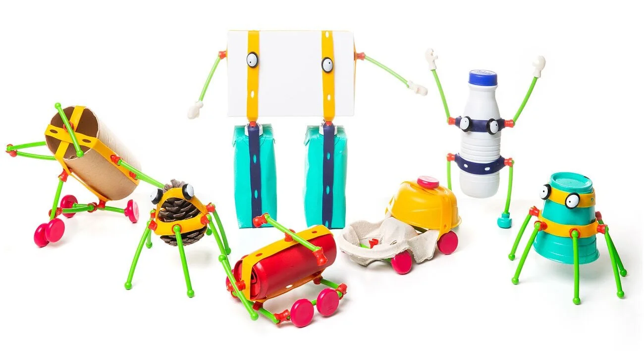 www.toybrains.com_Toyi_stand03.jpg
