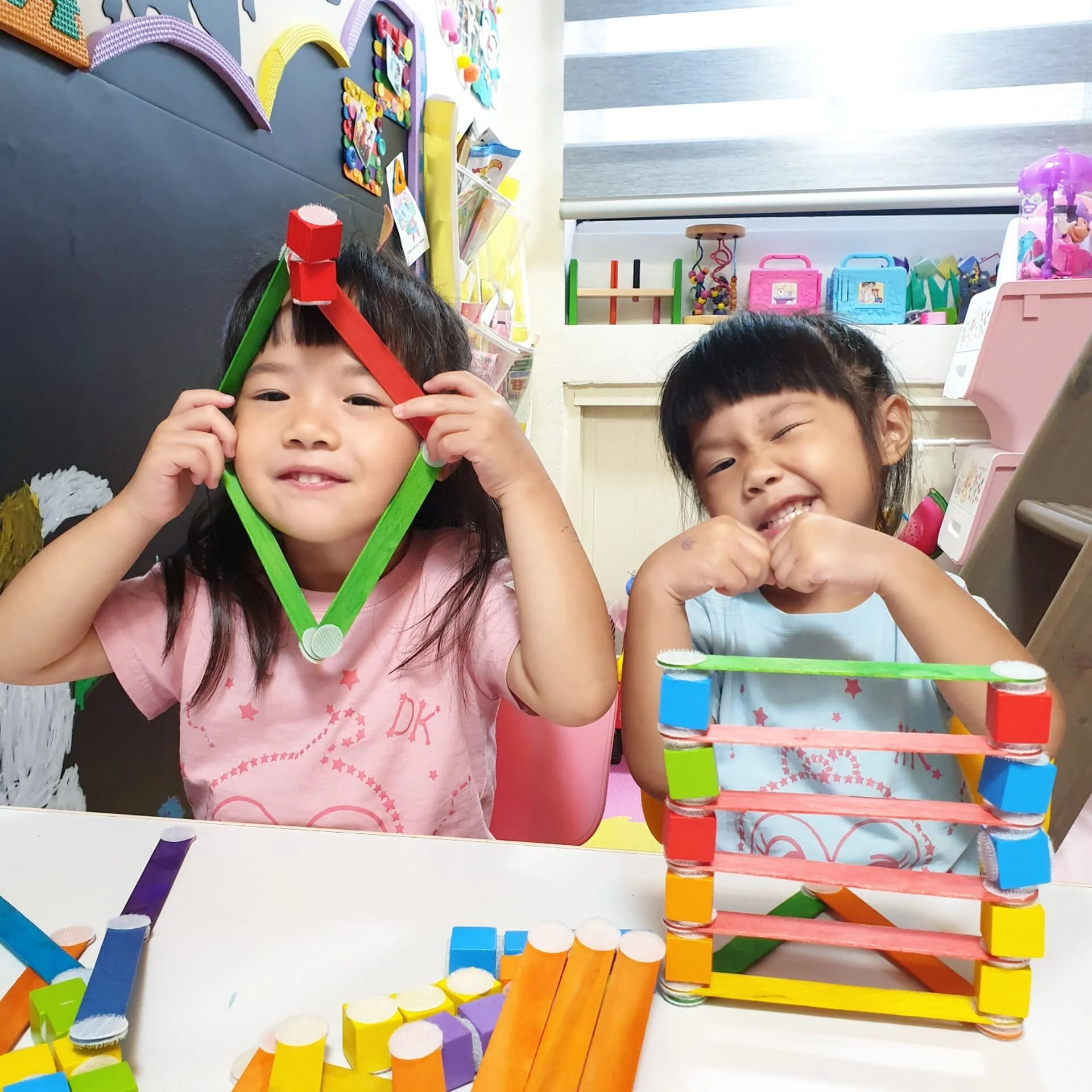 toybrains.com_twinsqgirl_velcroblocks03_01.jpg