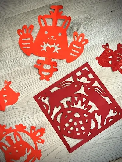幼兒兔子窗花剪紙！跟著滾妹一邊玩剪紙、一邊學新年吉祥話